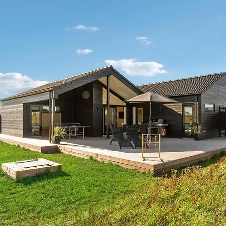 3 Bedroom Cozy Home In Jerup