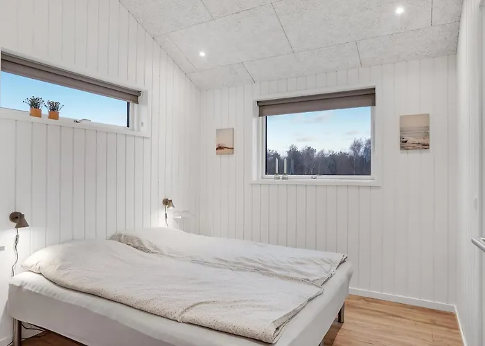 3 Bedroom Stunning In Ferienhaus Jerup